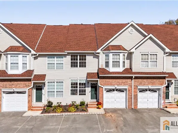 50 Gallop Ln, Somerset, NJ 08873