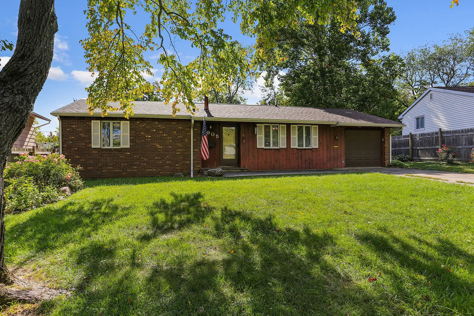 1905 E Country Squire Dr photo 1