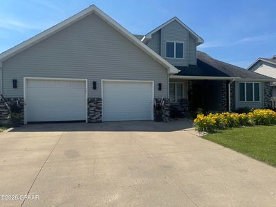 703 49th Ave S, Grand Forks, ND, 58201