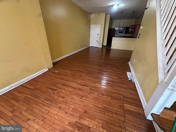 2nd image of 2335 Nicholas St