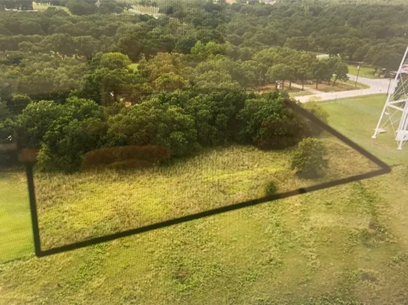 105 Rivercrest Dr, Nocona, TX 76255