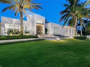 2211 Southwinds Dr, Naples, FL 34102