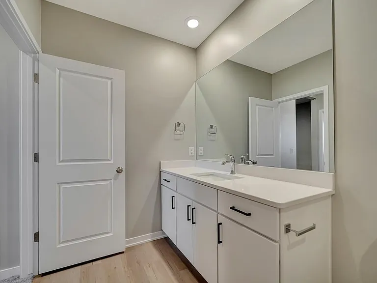 9049 S 42nd St — Photo 36