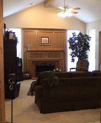 3rd image of 2712 W Woodhollow Trl