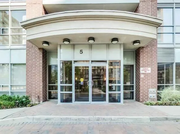 5 Michael Power Pl #704, Toronto, ON M9A 0A3