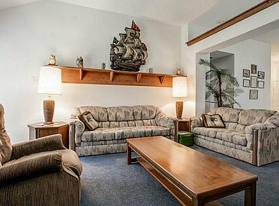 3rd image of 1001 Meadowbend Dr