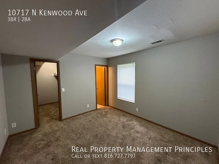 10717 N Kenwood Ave — Photo 11