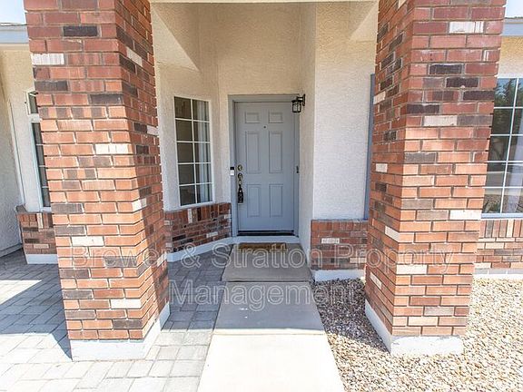 3rd image of 3718 E Sandwick Dr