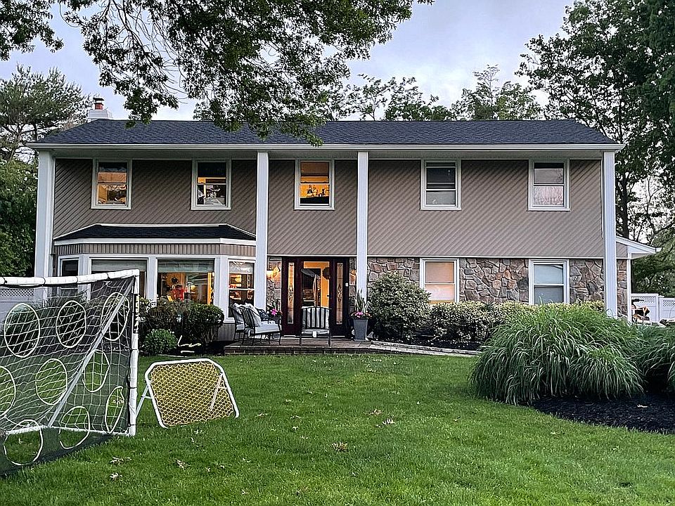 1st image of 12 Kimberly Dr