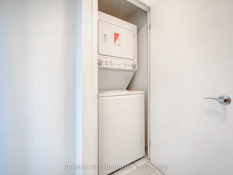 800 Lawrence Ave W #2013 — Photo 27