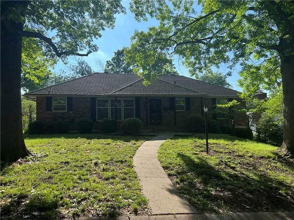3916 S Adams Ave, Independence, MO 64055