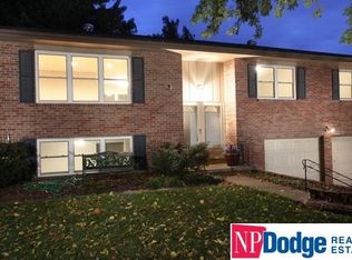 21714 Edgevale Pl, Elkhorn, NE 68022