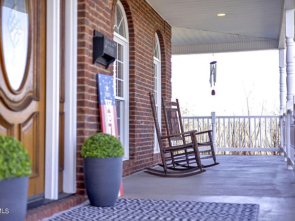 2nd image of 408 Lynchburg Ln