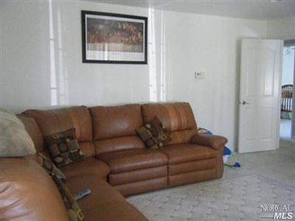 3rd image of 3214 Montclair Ave