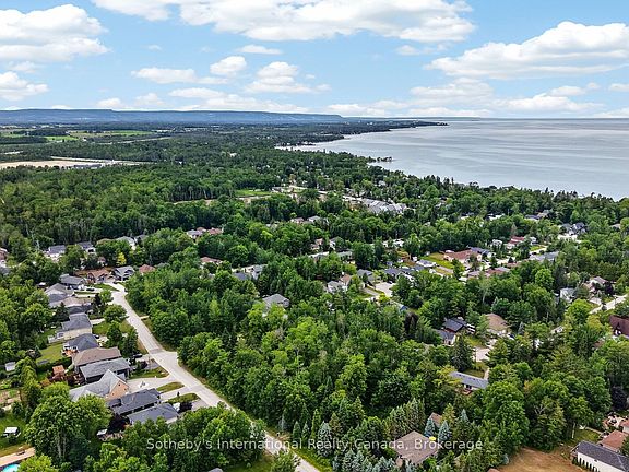 5th image of 35 Lily Dr