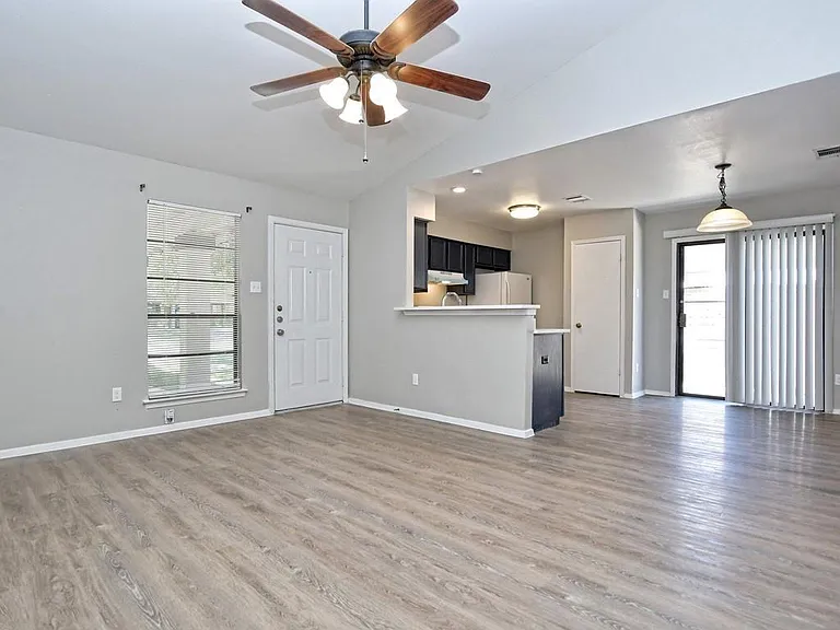 2408 Berkett Dr #B — Photo 9