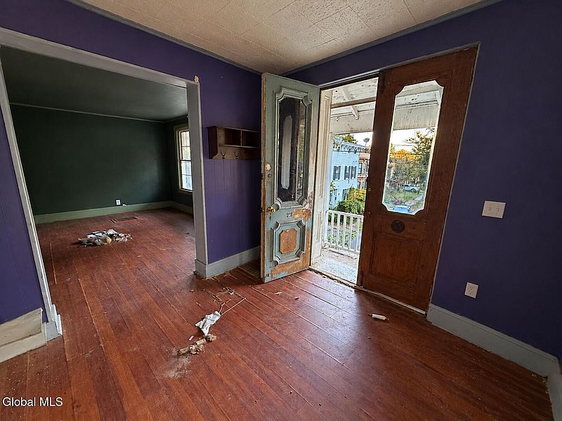5th image of 77 Mohawk Street