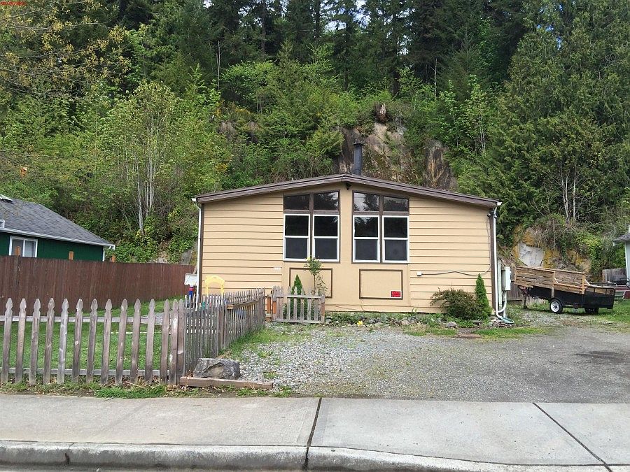 1st image of 625 Railroad Ave
