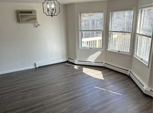 382 Undercliff Ave APT 3, Edgewater, NJ 07020