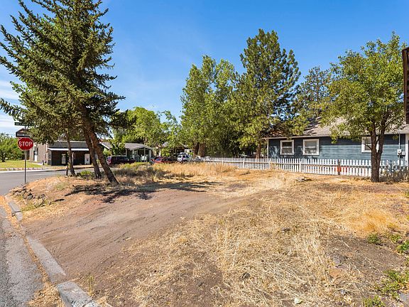 3rd image of Lava Rd