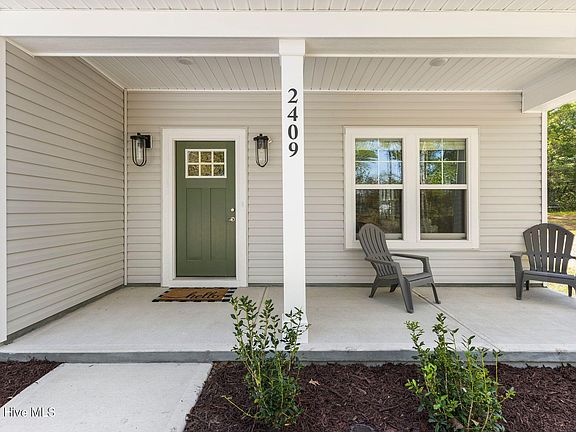 4th image of 2409 Sunset Harbor Road SE
