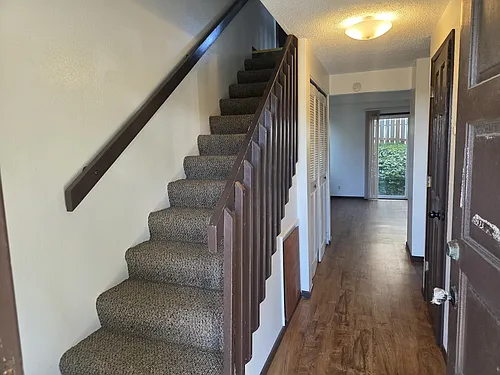 208 NE 7th St #1 Photo 1