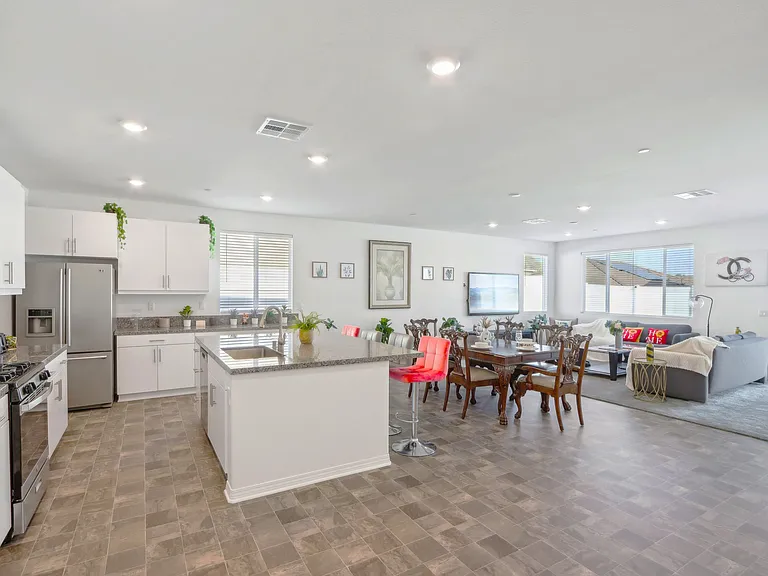 Conveniently located kitchen, just steps from the living room for easy entertaining!