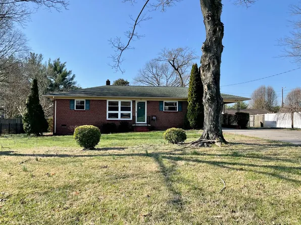 1804 Country Club Rd, Lincolnton, NC 28092