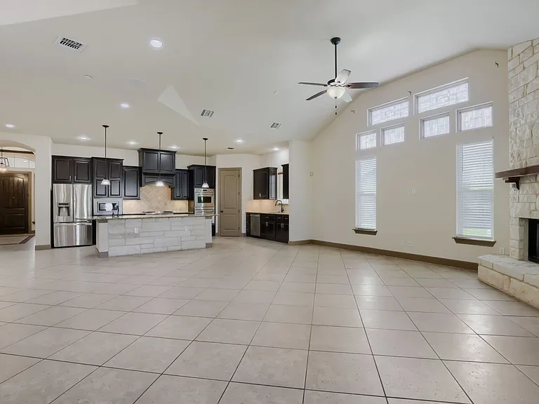 5923 Dewdrop Ln — Photo 4