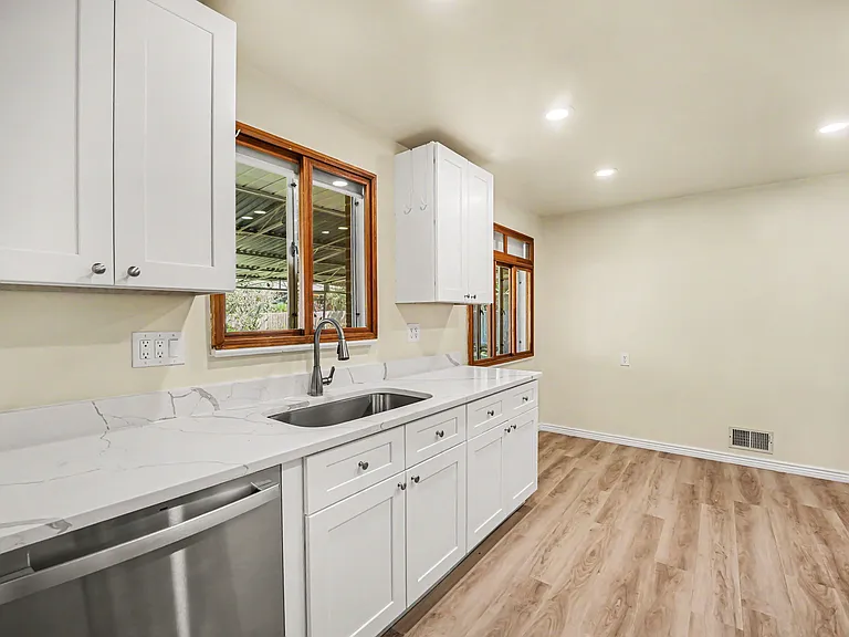 6630 S Washington St — Photo 9