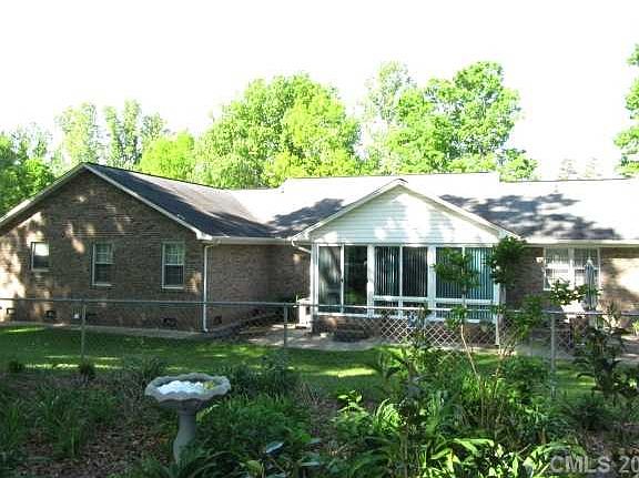 3rd image of 100 Albertville Ln