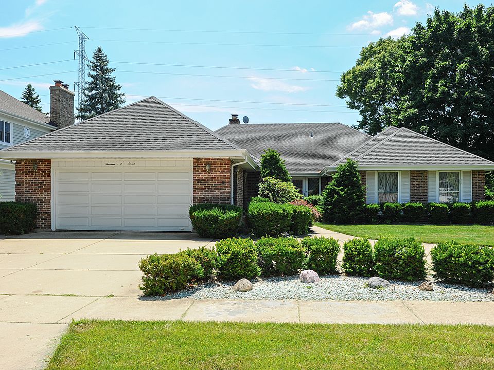 1st image of 1307 E Crabtree Dr