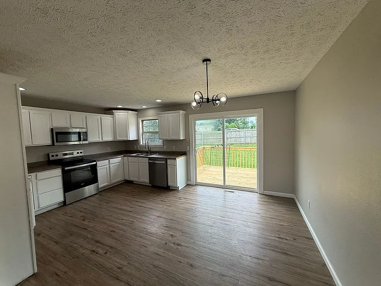 414 W Black Oak Rd — Photo 5