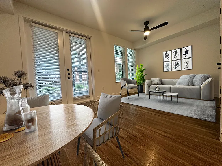 Troubadour Apartments — Photo 168