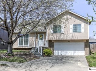 18670 W St, Omaha, NE 68135