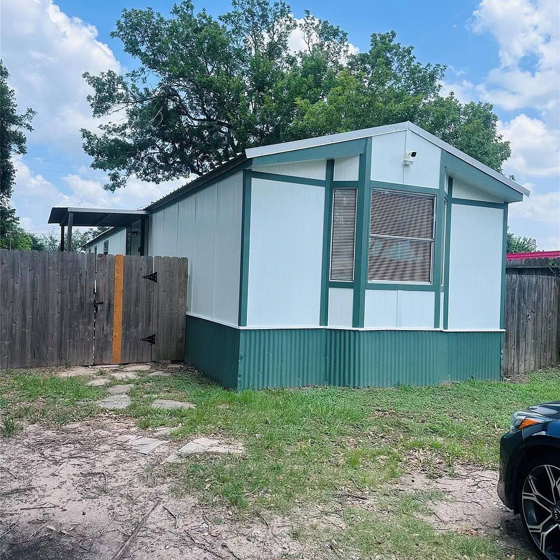 3 bed, 2.0 bath, 1064 sqft, $1,200 — Photo 1