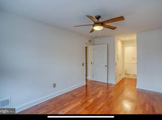 405 Waters Edge Dr, Newark, DE 19702