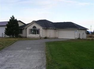 18035 Sandy Ln, Burlington, WA 98233