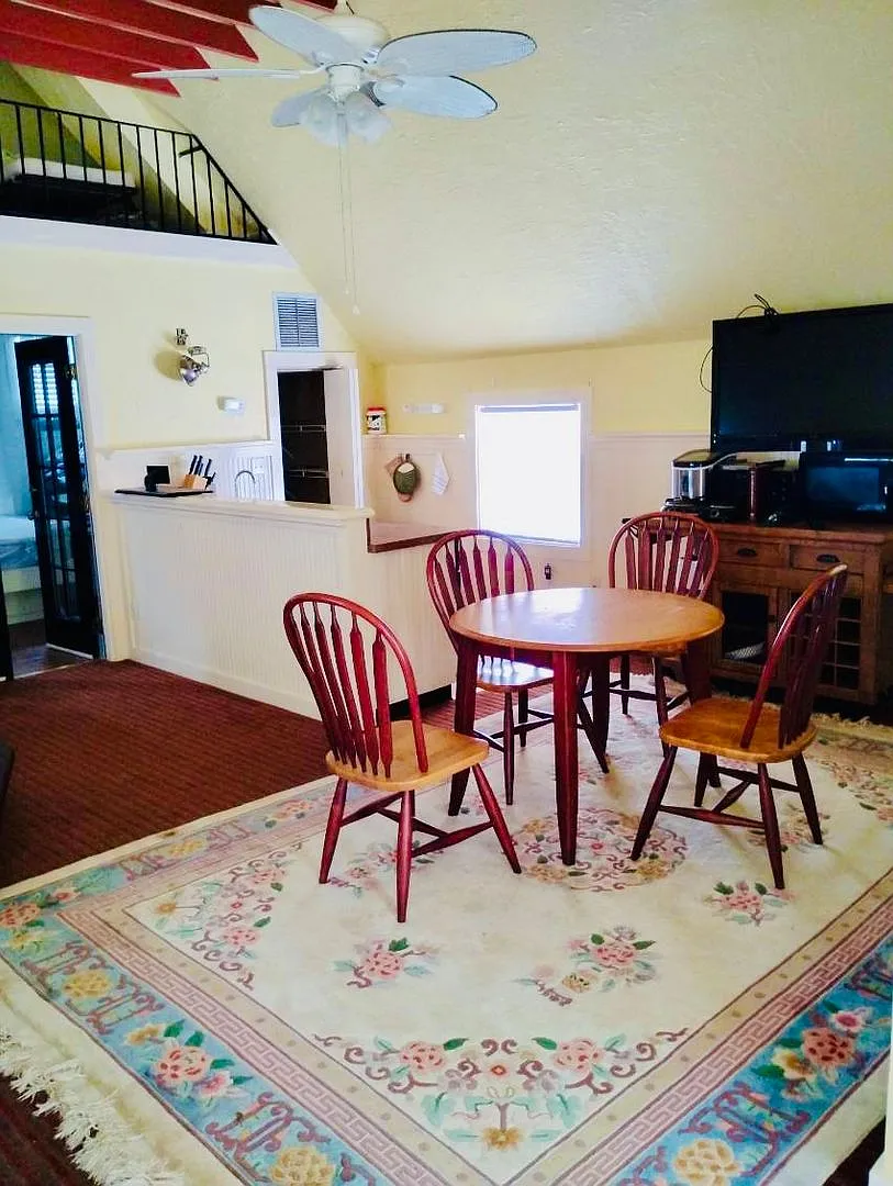 936 Riverside Dr — Photo 4