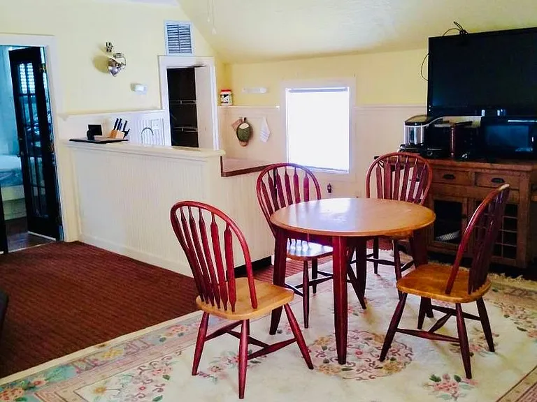 936 Riverside Dr — Photo 4