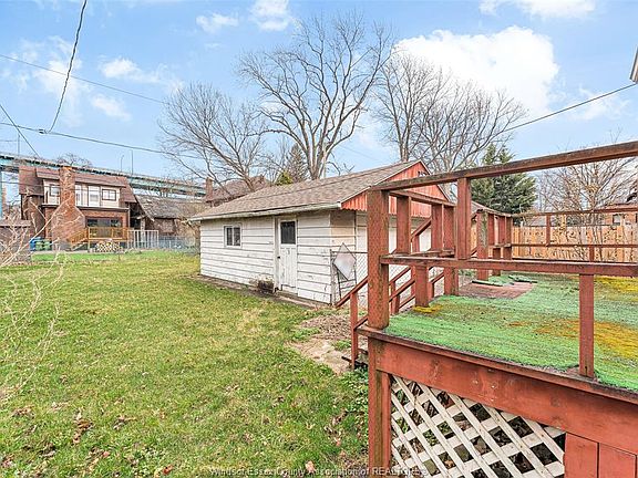 5th image of 322 Rosedale Ave