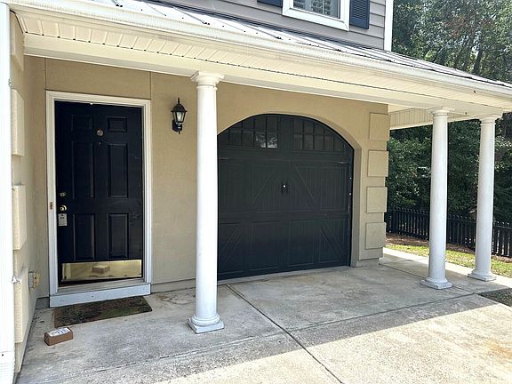 3rd image of 2858 Woodland Park Dr