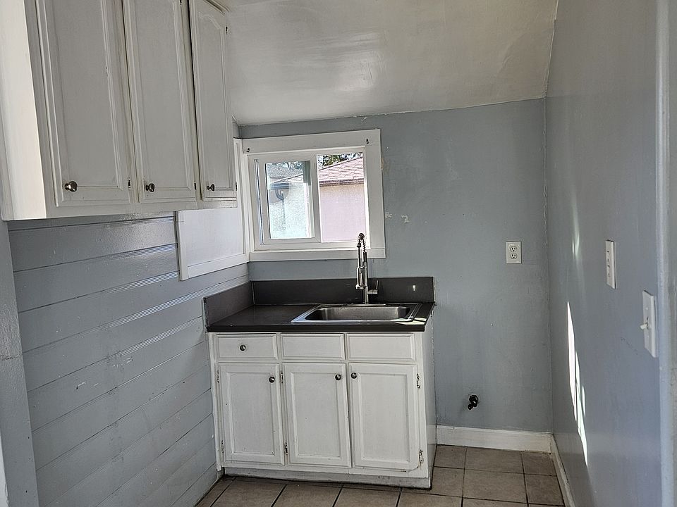 1st image of 3103 Seaman Ave #B