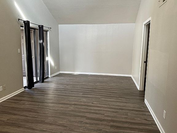 4th image of 413 E Bruce Ave Unit A