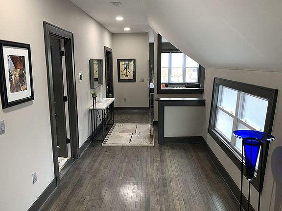 4th image of 1419 E Brady St #1419A