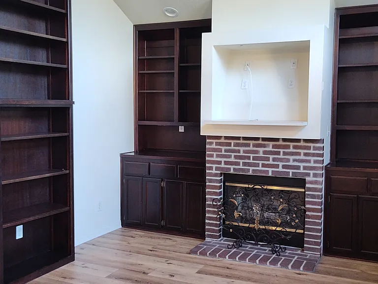 312 E Foothill Blvd — Photo 9