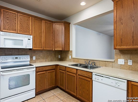 4th image of 2634 Grayson Way