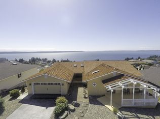 275 Grandview Ave, Camano Island, WA 98282
