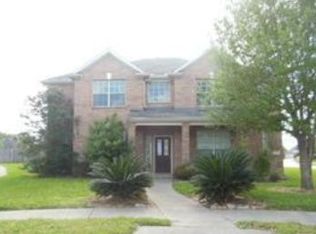 8202 Lakeway Ct, Pearland, TX 77584