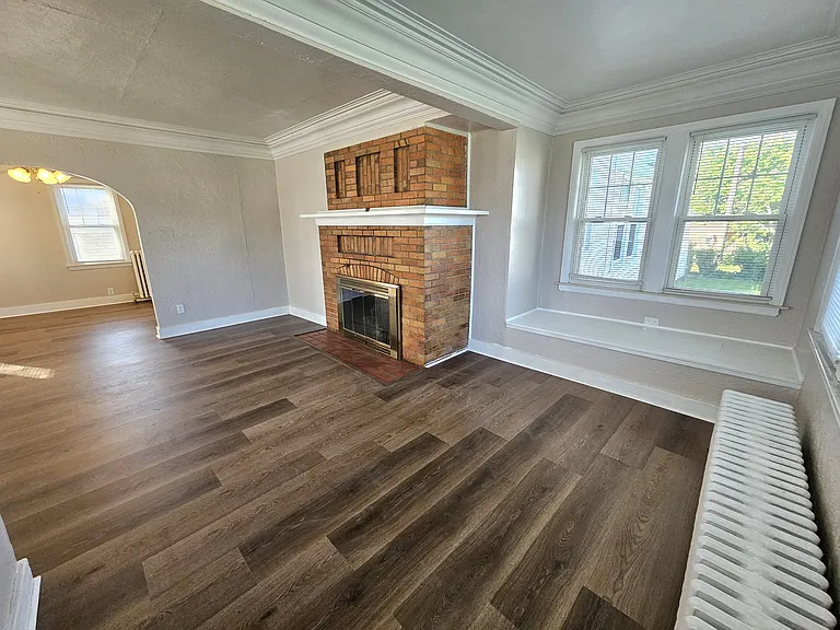 867 Farnham Ave — Photo 8